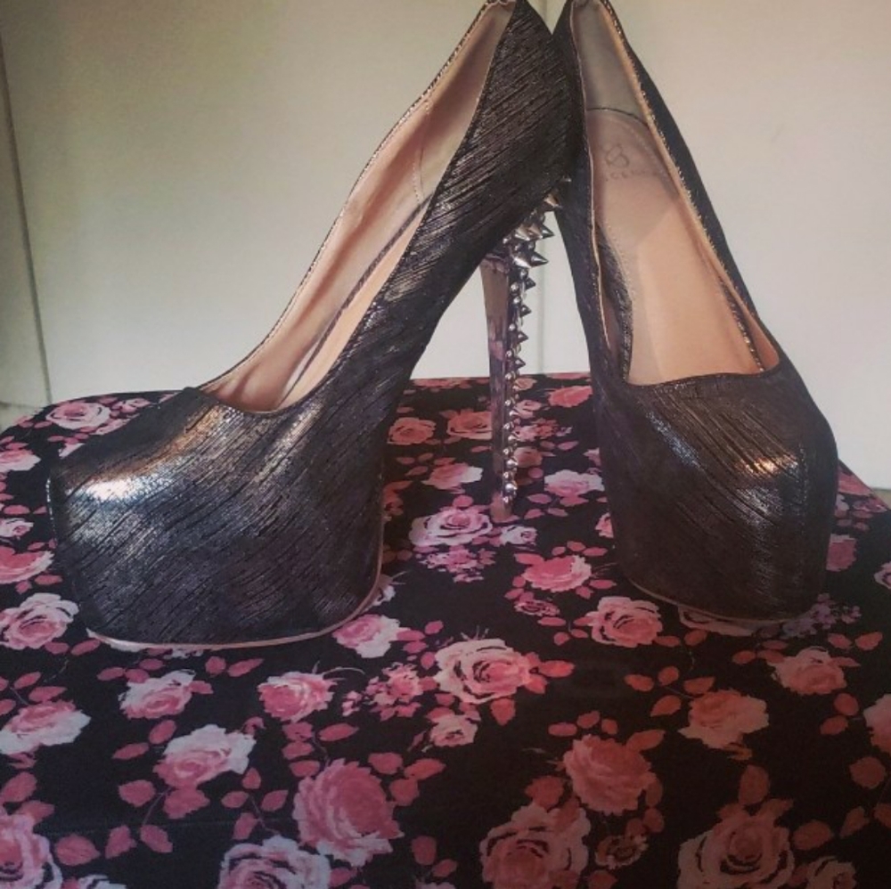 6 inch Platform Spiked Heels.Gothic/punk